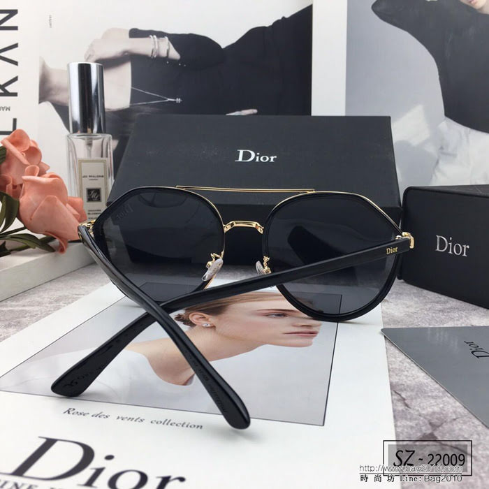 DIOR-迪奧 2019新款 太陽鏡 減輕強光負擔 遮擋有害光線防輻射 出行旅遊必備品 22009  lly1708